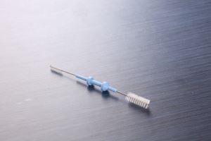 Bàn chải lỗ cổng dùng một lần cho kênh nội soi